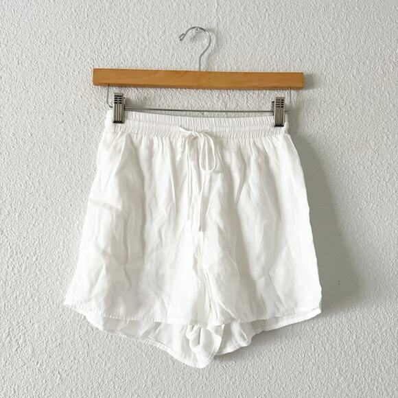 Princess Polly shorts womens 2 White High Rise Flowy beach boho bohemian summer - Picture 1 of 8
